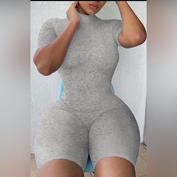 Half a turtleneck skinny romper - Picture 3 of 3